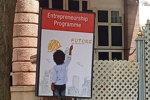Peak Bengaluru: Entrepreneurship Poster Outside Preschool is Just a 'Start-up' of City's Goals (Photo Credits: Twitter/@Bhavana_MA)